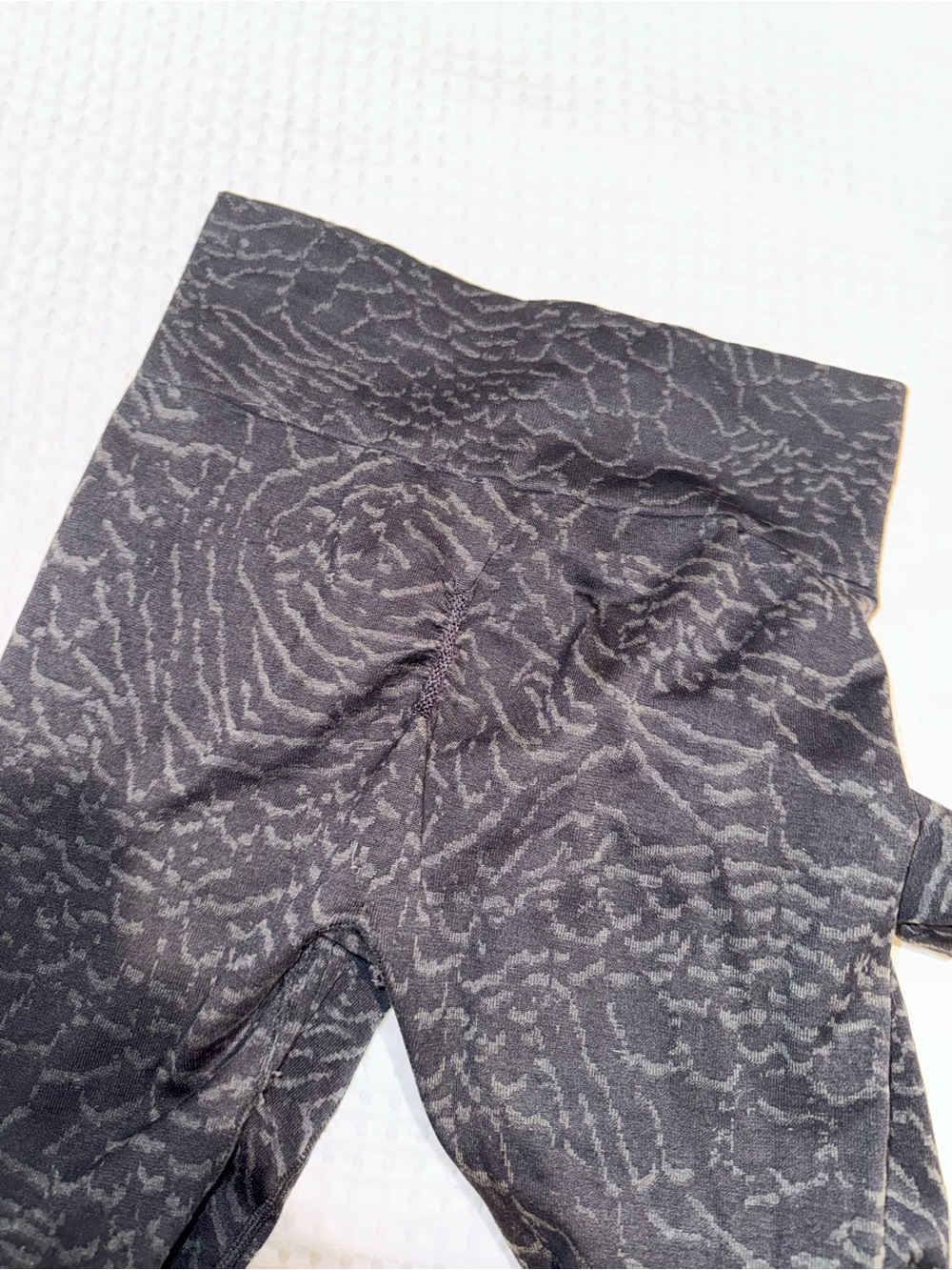 2/$20 - Gymshark Black Jacquard High-Rise Leggings - Picture 4 of 4